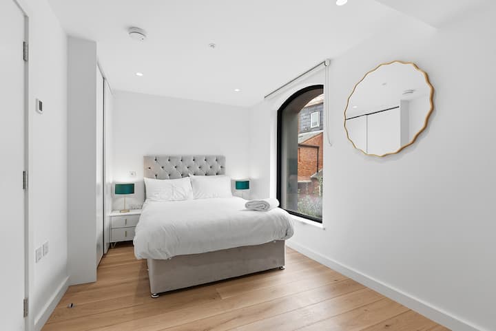 Flat 1 155 Drummond Street