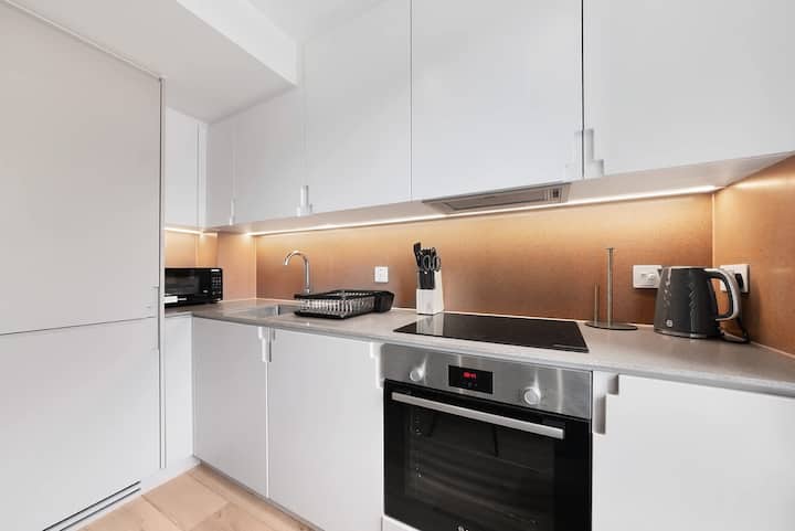 Flat 4 155 Drummond Street, photo 3 of 5
