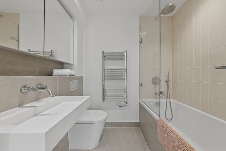 Flat 3 155 Drummond Street, photo 2 of 5