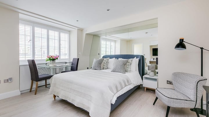 827 Nell Gwynn House